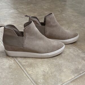 Steve Madden Taupe Slip-On Sneakers